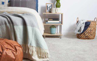 Carpet cleaning in bedroom